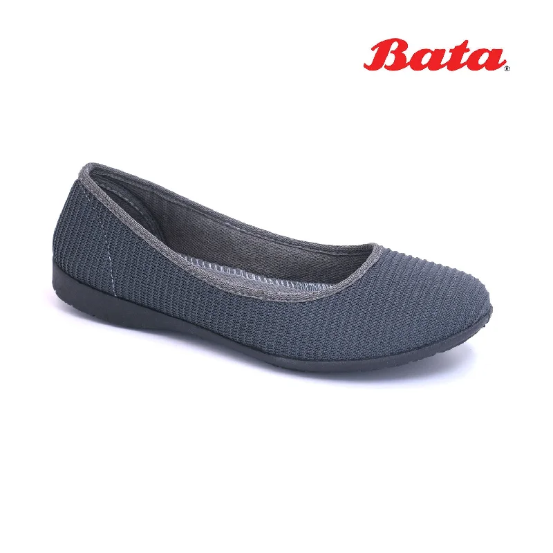 Women's velvet - covered stiletto heel pumps for a luxurious lookBata - Women