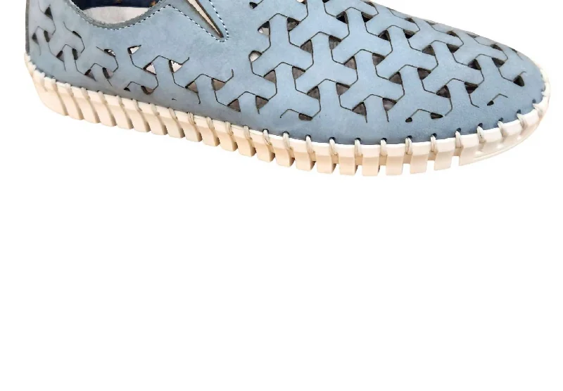 Lace - Up Women's Athletic Sneakers with Shock - Absorbing Midsoles for Intense WorkoutsWomen's Inez Leather Slip-On Flat Shoes In Powder Blue