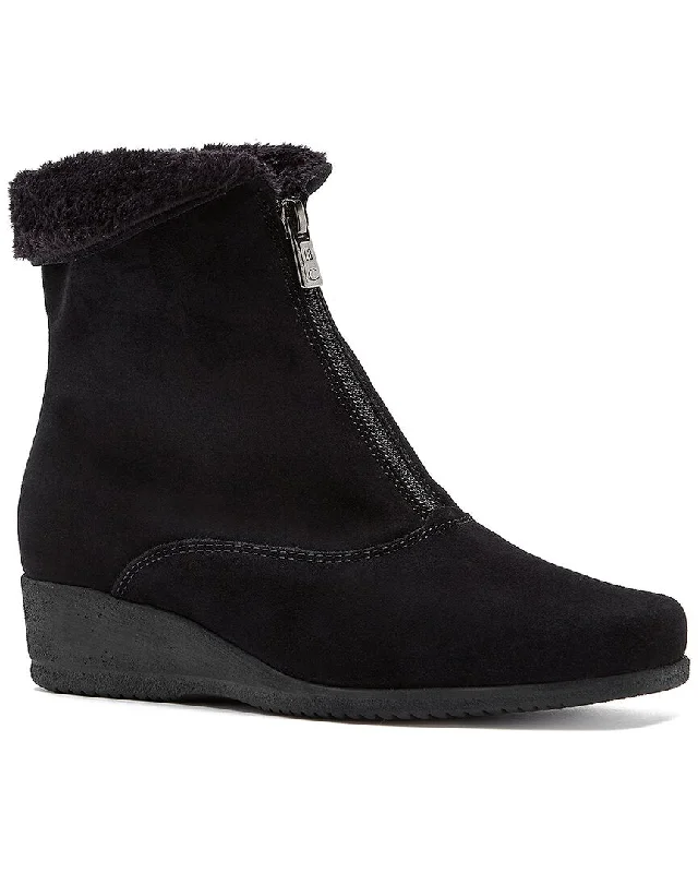 Women's Chunky - Heeled Chelsea Boots in Gray for a Casual and Trendy Everyday LookLa Canadienne Emerson Suede Boot