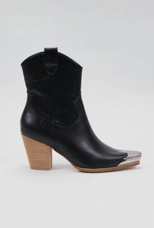 Women's Ankle Boots with Cut - Out Details in Beige for a Unique and Stylish EdgeWomen's Dakota Metallic Tip Toe Cowboy Boots In Black