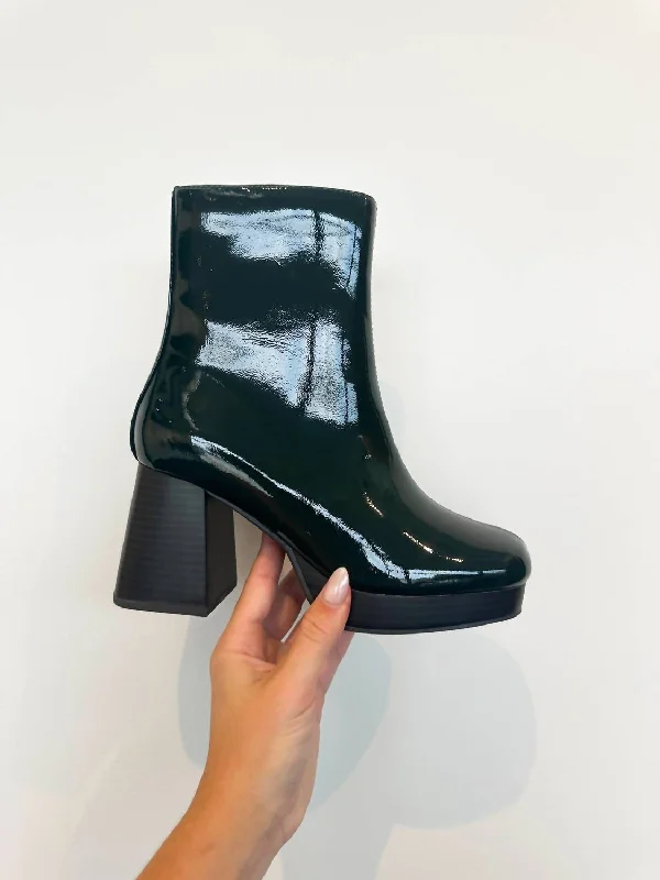 Women's Chunky - Heeled Chelsea Boots in Gray for a Casual and Trendy Everyday LookWomen's Patent Vegan Leather Bootie In Hunter Green